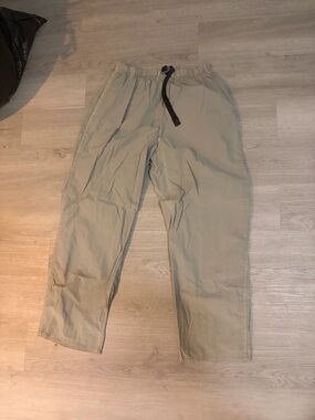 Men's Elastic-Waist Chino Pants in Khaki size 36/38
